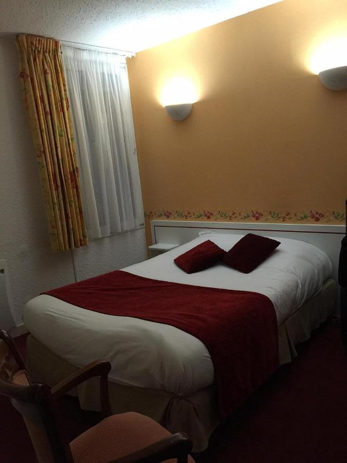 Logis Le Cheval Rouge Hotel Sainte-Menehould Ngoại thất bức ảnh