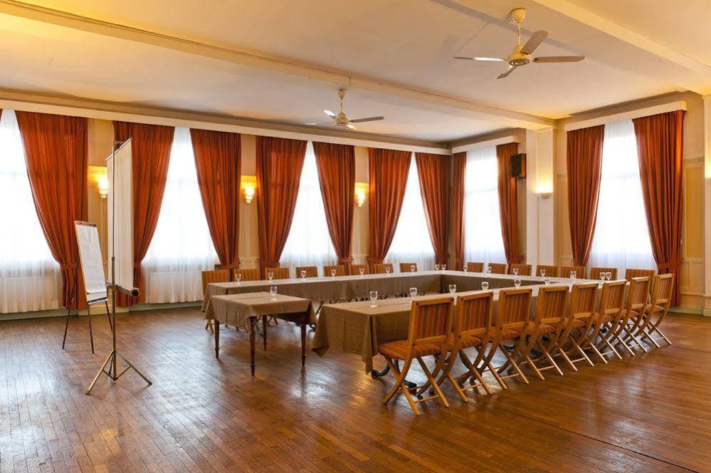 Logis Le Cheval Rouge Hotel Sainte-Menehould Ngoại thất bức ảnh