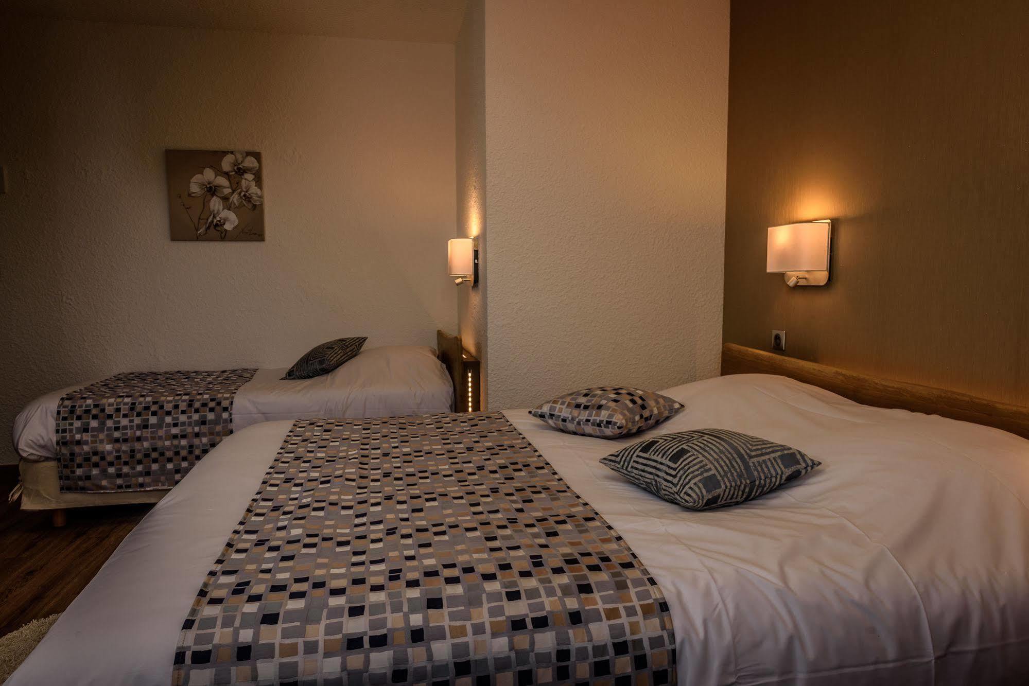 Logis Le Cheval Rouge Hotel Sainte-Menehould Ngoại thất bức ảnh